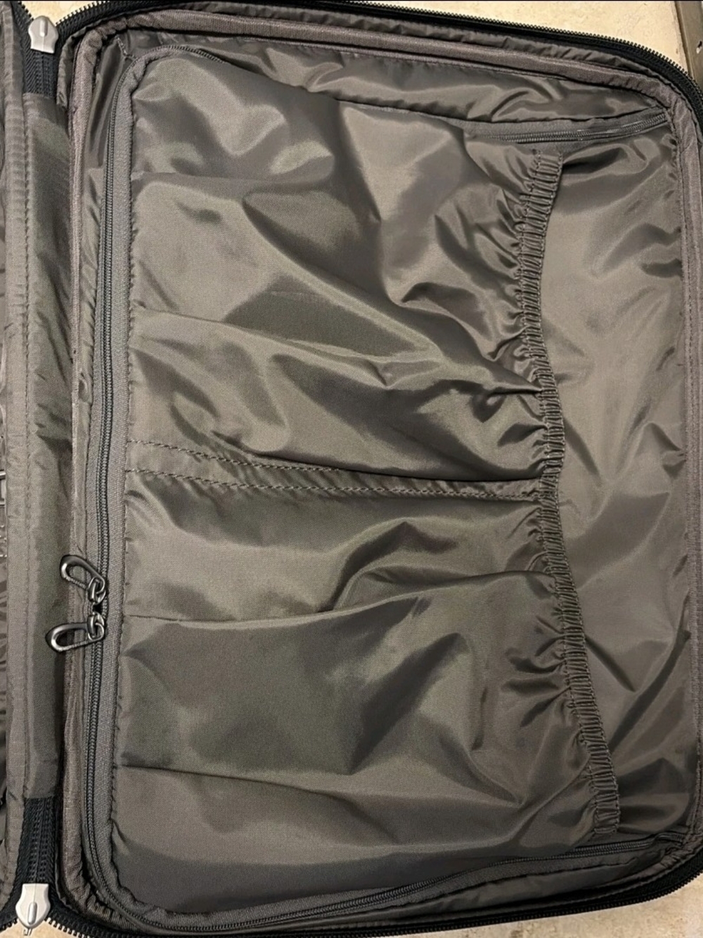 Briggs And Riley 26" Check In Luggage Only Used For Display - Picture 5 of 11